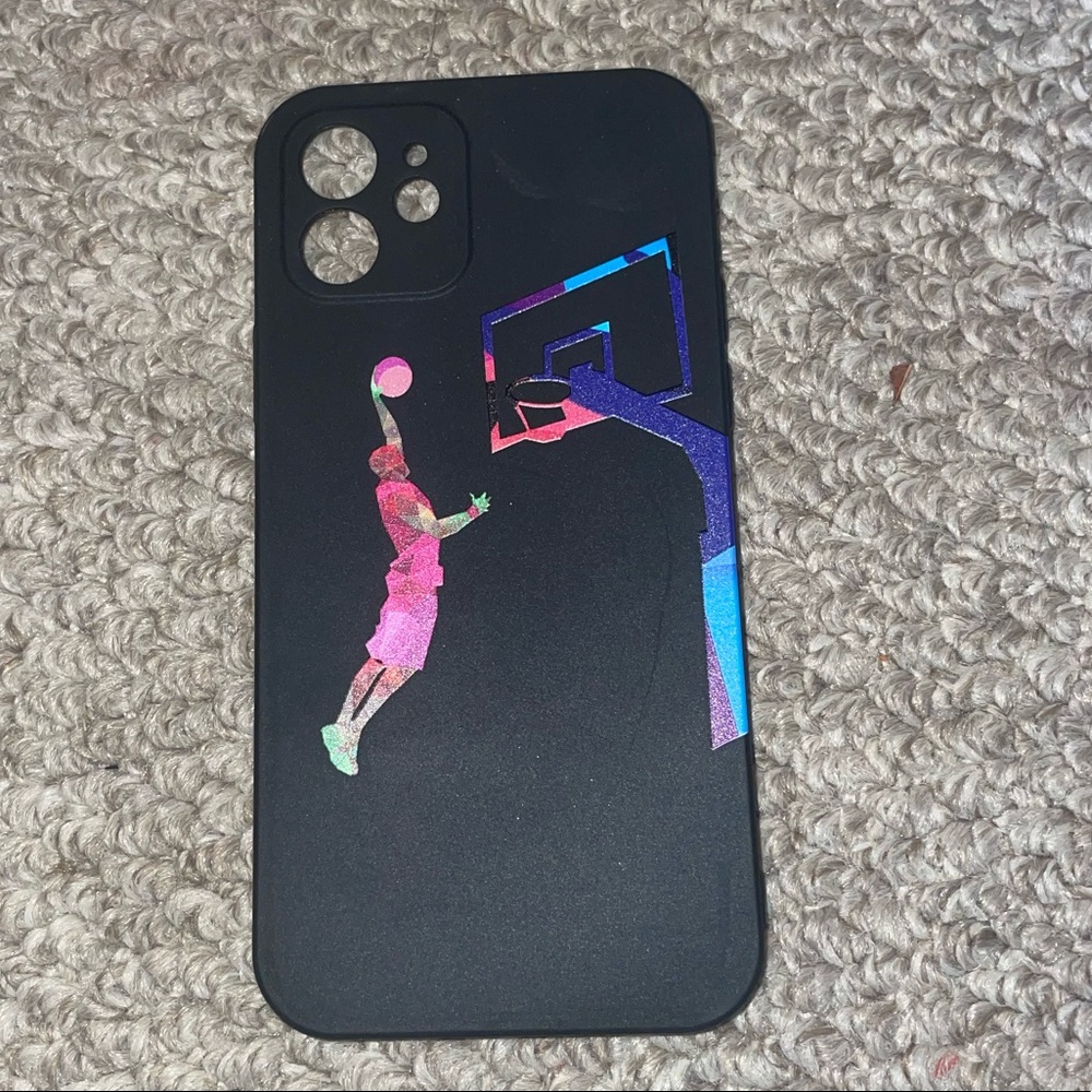 2 iPhone 12 cases